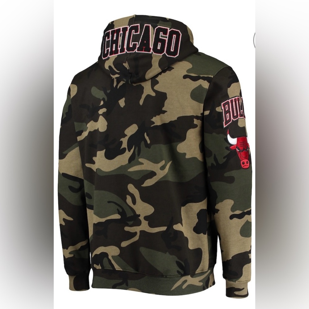 Men’s Chicago Bulls Pro Standard Camo Hoodie - Picture 2 of 7